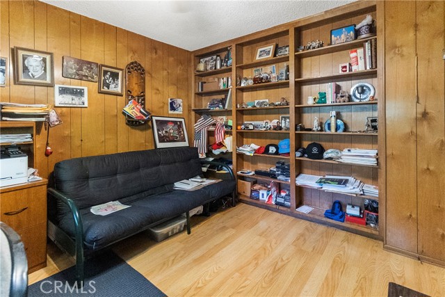 17416 Dearborn Steet, Northridge CA: https://media.crmls.org/medias/9df91f72-11f5-47a3-9596-f4bd24bfa37c.jpg