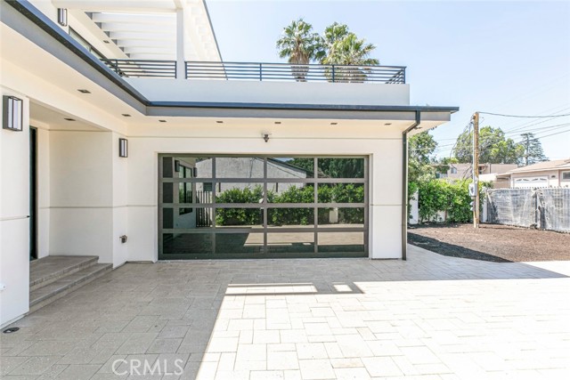 6426 Varna Avenue, Van Nuys CA: https://media.crmls.org/medias/9df98b38-015f-409d-8cb2-fc5d68b6f54d.jpg
