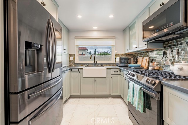 Detail Gallery Image 12 of 31 For 25900 Oak St #102,  Lomita,  CA 90717 - 3 Beds | 2 Baths