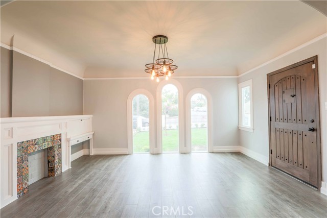 1860 Winona Boulevard, Los Angeles CA: https://media.crmls.org/medias/9dfa5976-f17c-4d69-a003-873d8fe14a37.jpg