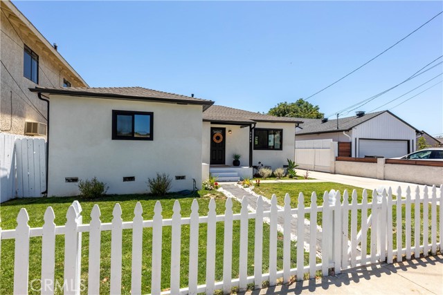 Detail Gallery Image 6 of 64 For 3240 Pacific Ave, Long Beach,  CA 90807 - 4 Beds | 3 Baths