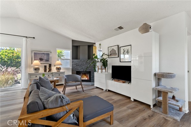27781 Spring Meadow Court, Menifee CA: https://media.crmls.org/medias/9dfafbb0-5eb0-4659-97e0-5110be06001a.jpg