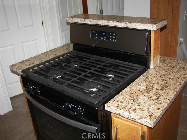 24798 Bernard Drive, Crestline CA: https://media.crmls.org/medias/9dfb03d4-ea0f-4812-91ff-5ebceda1d0c9.jpg