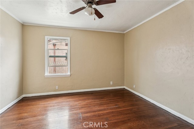 124 W 110th Street, Los Angeles CA: https://media.crmls.org/medias/9dfb8b11-d040-4669-9a60-abf94d629163.jpg