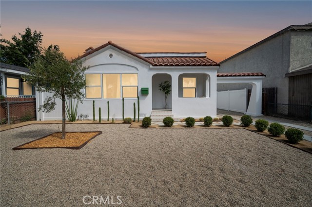241 E 57th Street, Long Beach CA: https://media.crmls.org/medias/9dfbdc11-1895-4531-bb64-59df71fe8076.jpg