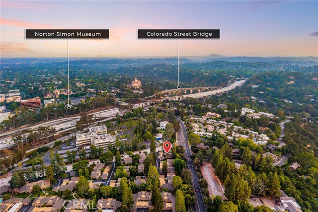 242 N Orange Grove Boulevard, Pasadena CA: https://media.crmls.org/medias/9dfc32c2-ddf3-4651-8ea4-e136ec8b49ad.jpg