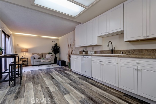 17 Seaview Drive, Rolling Hills Estates, California 90274, 3 Bedrooms Bedrooms, ,3 BathroomsBathrooms,Residential,Sold,Seaview,PV22055833