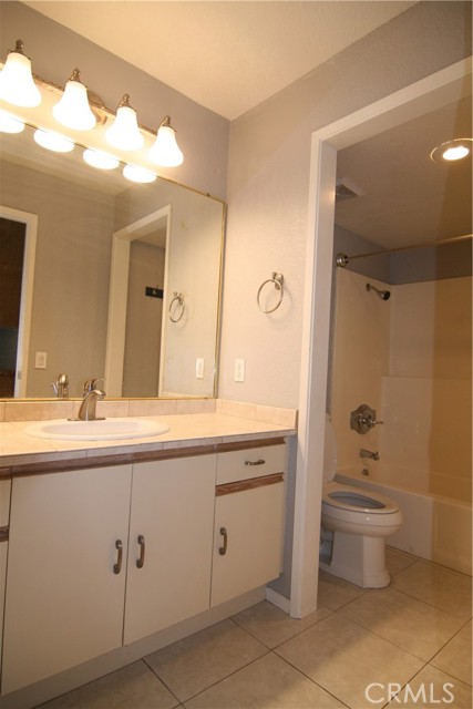 Detail Gallery Image 7 of 10 For 27806 Violet #134,  Mission Viejo,  CA 92691 - 2 Beds | 2 Baths