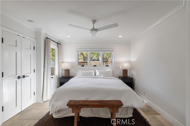 Detail Gallery Image 25 of 28 For 2204 Waterfront Dr, Corona Del Mar,  CA 92625 - 5 Beds | 5/1 Baths