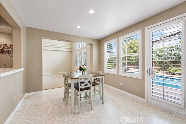Detail Gallery Image 15 of 54 For 29126 Starwood Pl, Saugus,  CA 91390 - 4 Beds | 3/1 Baths