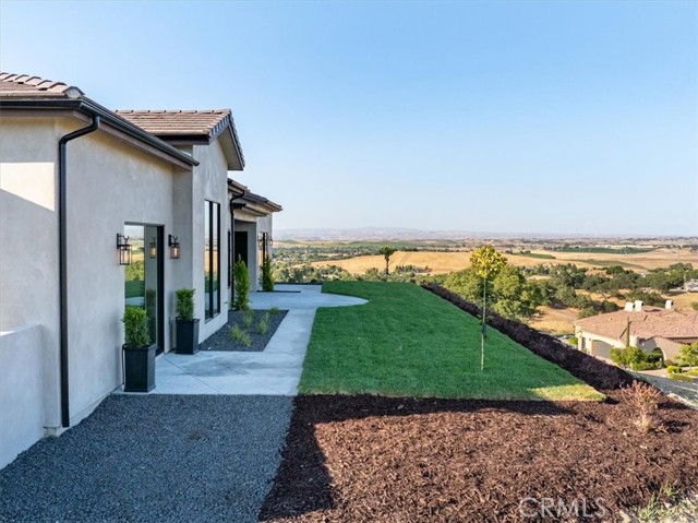 1755 Burnt Rock Way, Templeton CA: https://media.crmls.org/medias/9dfe0178-3815-4ad8-b155-7734b04d7339.jpg