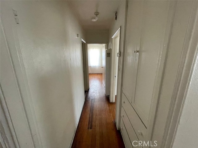 Detail Gallery Image 10 of 31 For 11250 Victory Bld, North Hollywood,  CA 91606 - 3 Beds | 1/1 Baths