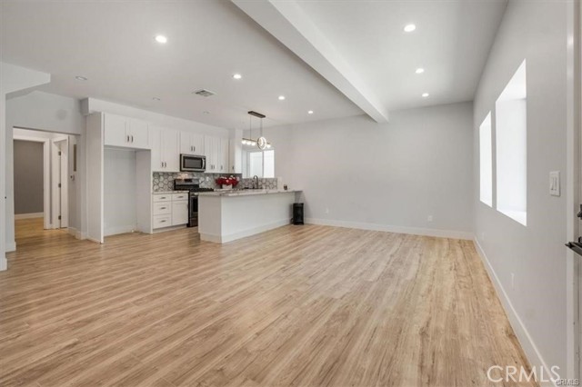 9739 Hillhaven Avenue, Tujunga CA: https://media.crmls.org/medias/9dfe2f1c-a90f-4b83-affe-74c009b22949.jpg