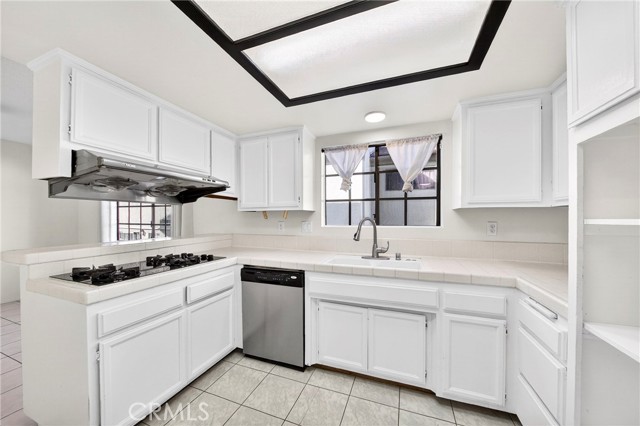 Detail Gallery Image 6 of 19 For 229 Saint Francis Street #C,  San Gabriel,  CA 91776 - 3 Beds | 3 Baths