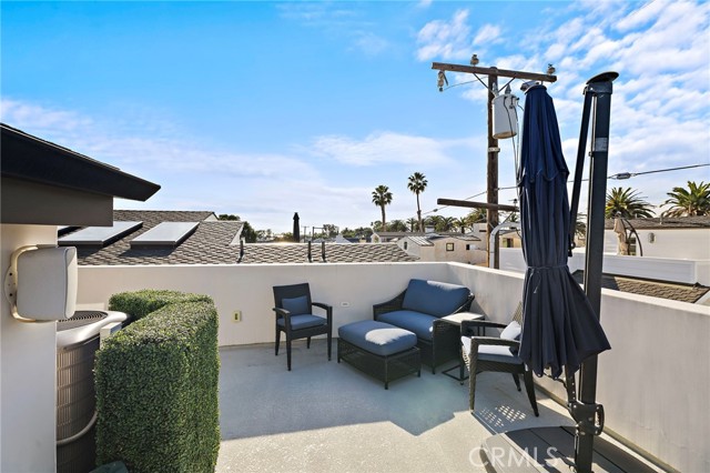 Detail Gallery Image 64 of 68 For 711 1/2 Marigold, Corona Del Mar,  CA 92625 - 2 Beds | 2/1 Baths