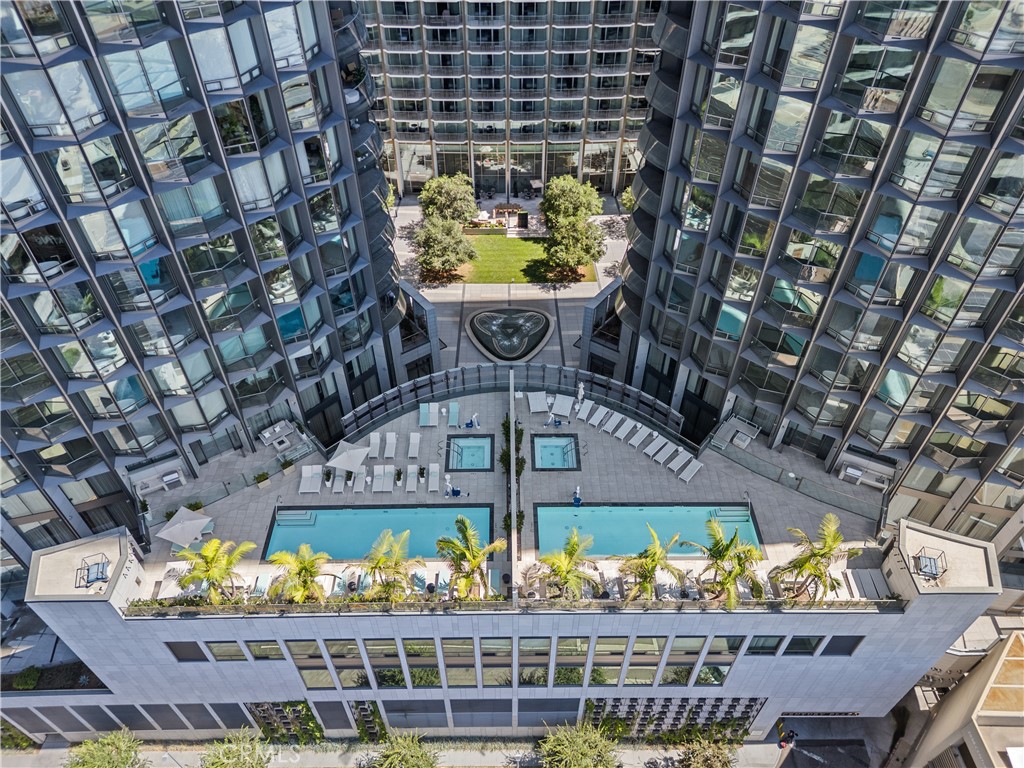 https://media.crmls.org/medias/9dffa3d2-d70b-459f-ba1f-9ce432c6b793.jpg?preset=X-Large