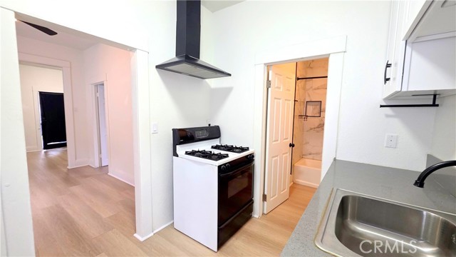 Detail Gallery Image 8 of 16 For 167 N 4th Ave, Upland,  CA 91786 - 1 Beds | 1 Baths