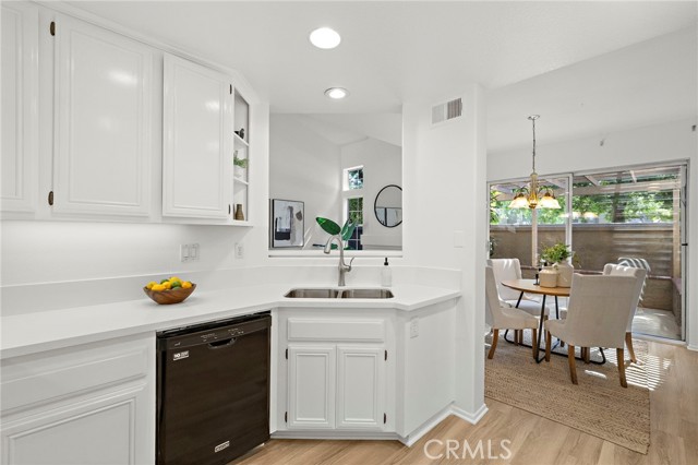 Detail Gallery Image 18 of 36 For 73 Morning Glory, Rancho Santa Margarita,  CA 92688 - 3 Beds | 3 Baths