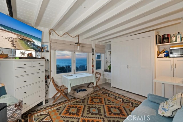 960 Neptune Avenue, Encinitas CA: https://media.crmls.org/medias/9e000dff-c09b-4e4b-8fd8-24d1ed5f022b.jpg