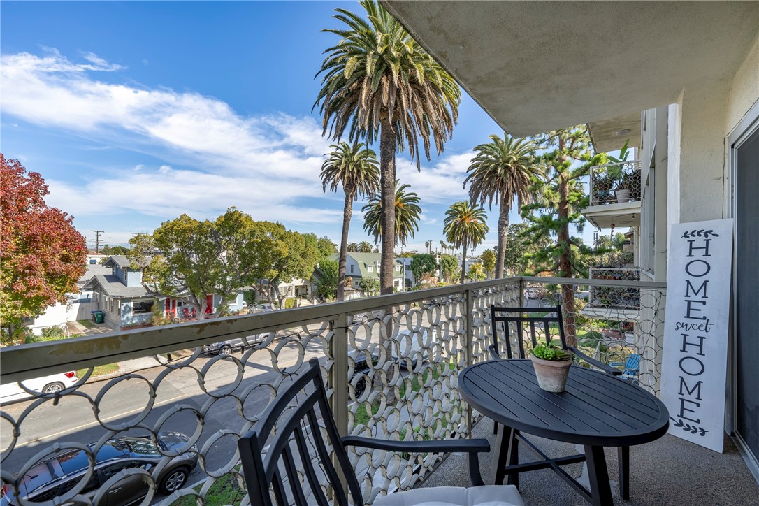 Detail Gallery Image 22 of 36 For 2500 E 2nd St #302,  Long Beach,  CA 90803 - 2 Beds | 2 Baths