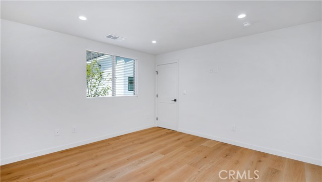 318 N Catalina, Burbank CA: https://media.crmls.org/medias/9e01e419-2c64-4bf2-9249-7949c8fc7a6a.jpg