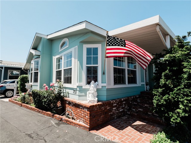 Detail Gallery Image 2 of 20 For 701 Catalpa Ln, Fountain Valley,  CA 92708 - 3 Beds | 2 Baths