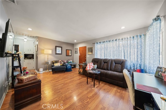 Detail Gallery Image 6 of 32 For 1422 E Mauretania, Wilmington,  CA 90744 - – Beds | – Baths