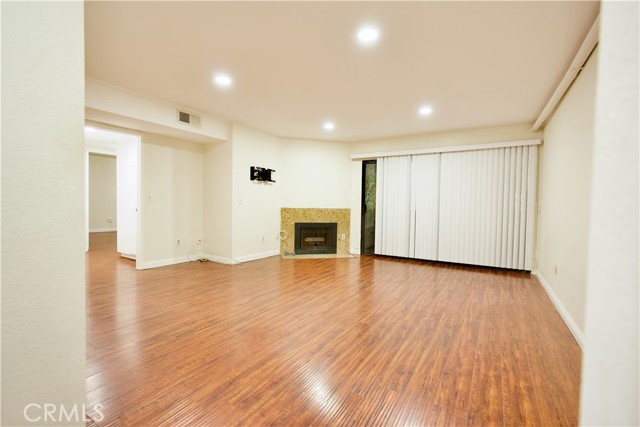 Image 2 for 631 S Kenmore Ave #102, Los Angeles, CA 90005