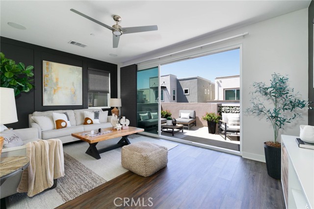 656 Daniel Freeman Circle, Inglewood CA: https://media.crmls.org/medias/9e036859-869f-4778-8e12-5d924367739d.jpg