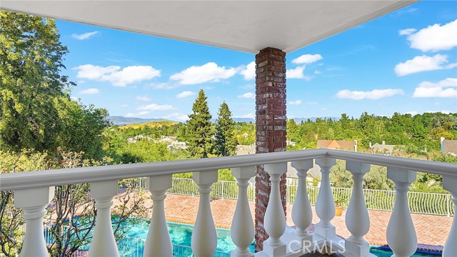 Detail Gallery Image 40 of 74 For 4548 Ellenboro, Woodland Hills,  CA 91364 - 4 Beds | 4/1 Baths