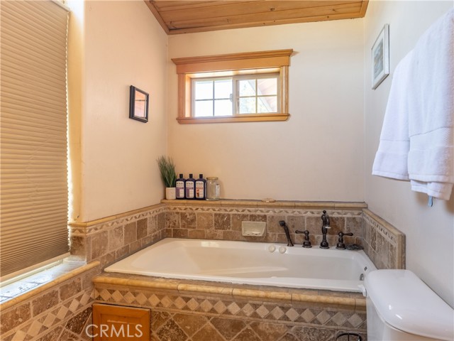 Detail Gallery Image 18 of 21 For 209 W Meadow Ln, Big Bear City,  CA 92314 - 3 Beds | 2 Baths