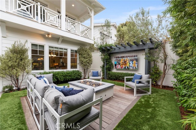 652 26th Street, Manhattan Beach, California 90266, 5 Bedrooms Bedrooms, ,2 BathroomsBathrooms,Residential,Sold,26th,SB21213872