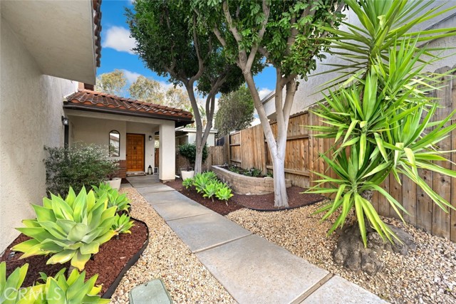 Detail Gallery Image 3 of 45 For 2439 Nielsen St, El Cajon,  CA 92020 - 3 Beds | 2/1 Baths