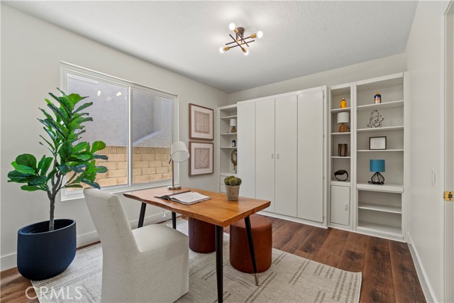 16 Harrisburg, Irvine CA: https://media.crmls.org/medias/9e0586a1-8d01-4725-b8c1-2093daf1c380.jpg