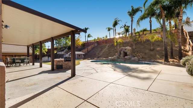 Detail Gallery Image 20 of 24 For 8809 Dahlia Dr, Corona,  CA 92883 - 5 Beds | 2/1 Baths