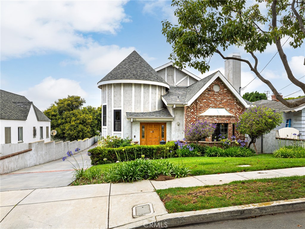 715 W Palm Avenue