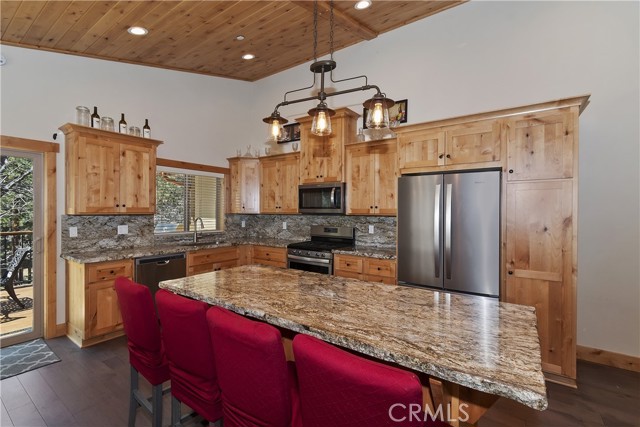 Detail Gallery Image 8 of 27 For 764 Conklin, Big Bear Lake,  CA 92315 - 3 Beds | 2 Baths