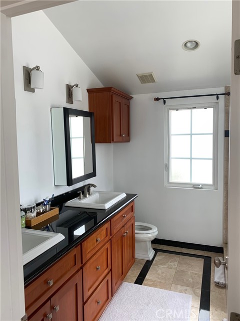 Detail Gallery Image 31 of 50 For 529 21st St, Manhattan Beach,  CA 90266 - 4 Beds | 3 Baths