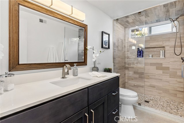 Primary en-suite bath - beautifully updated.