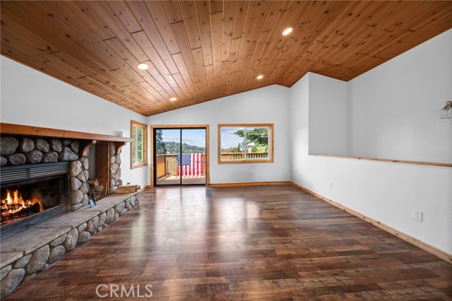781 Arbula Drive, Crestline CA: https://media.crmls.org/medias/9e070fc3-f40b-4ebc-bde9-866b6d7606e0.jpg