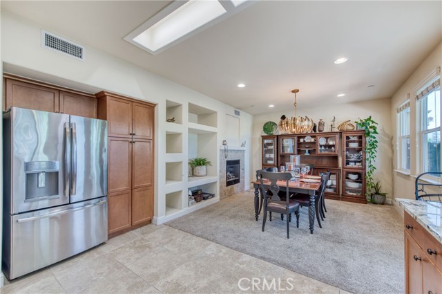 Detail Gallery Image 14 of 47 For 5272 W King Fisher Ln, Fresno,  CA 93722 - 4 Beds | 2/1 Baths