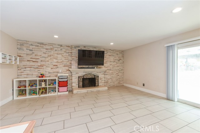 46 Country Wood Drive, Pomona CA: https://media.crmls.org/medias/9e0789c2-38d1-40b5-81e9-c96cae5fe62b.jpg