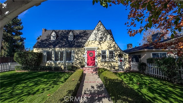 Detail Gallery Image 6 of 33 For 2930 Sunset Ave, Bakersfield,  CA 93304 - 4 Beds | 2 Baths