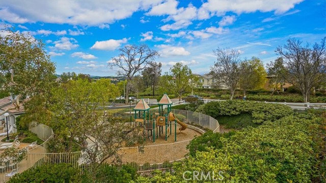 27955 Trillium Lane, Valencia CA: https://media.crmls.org/medias/9e07b367-2850-4fc4-90a2-ee85774869aa.jpg