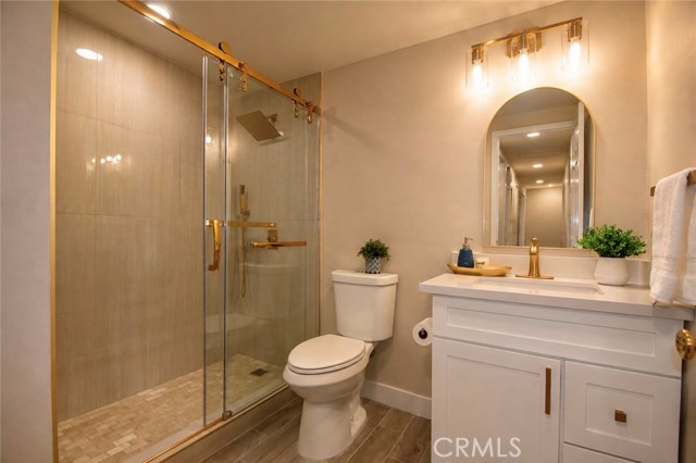 2332 Silverbay photo 34