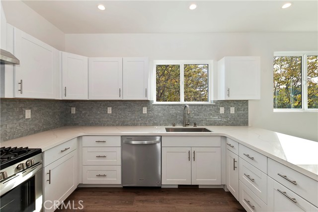 Detail Gallery Image 14 of 54 For 26146 Sky Ridge Dr, Twin Peaks,  CA 92391 - 3 Beds | 2/1 Baths