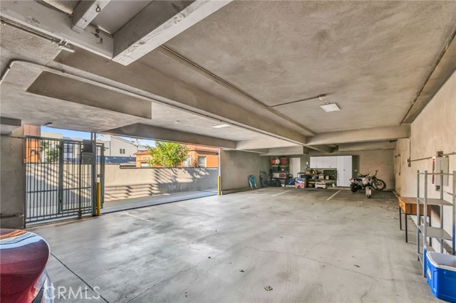 Detail Gallery Image 22 of 25 For 712 5th St, Hermosa Beach,  CA 90254 - 2 Beds | 2 Baths