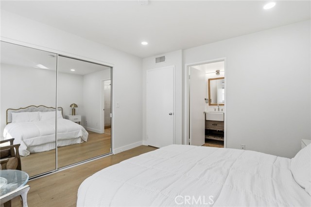 Detail Gallery Image 13 of 33 For 11119 Camarillo #104,  North Hollywood,  CA 91602 - 2 Beds | 2/1 Baths