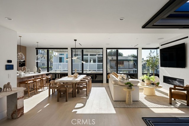 Detail Gallery Image 5 of 21 For 2501 Seaview Ave, Corona Del Mar,  CA 92625 - 4 Beds | 4/1 Baths