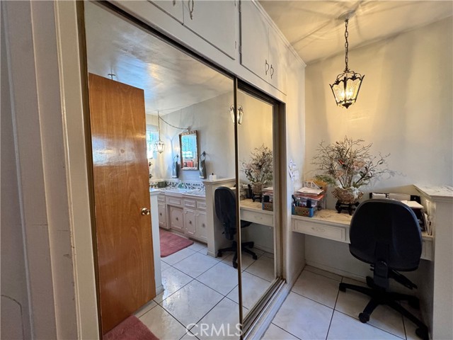 2064 E Campus Way, Hemet CA: https://media.crmls.org/medias/9e0c45f6-4260-4766-a944-b54f1f65f684.jpg